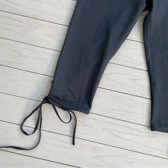 Fabletics Gardenia Lace-Up Crop Leggings Black Athletic S - Picture 3 of 6